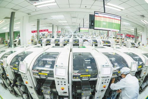 武漢 韌性之城，經(jīng)濟(jì)穩(wěn)居全國(guó)前十，專業(yè)服務(wù)保障城市運(yùn)轉(zhuǎn)